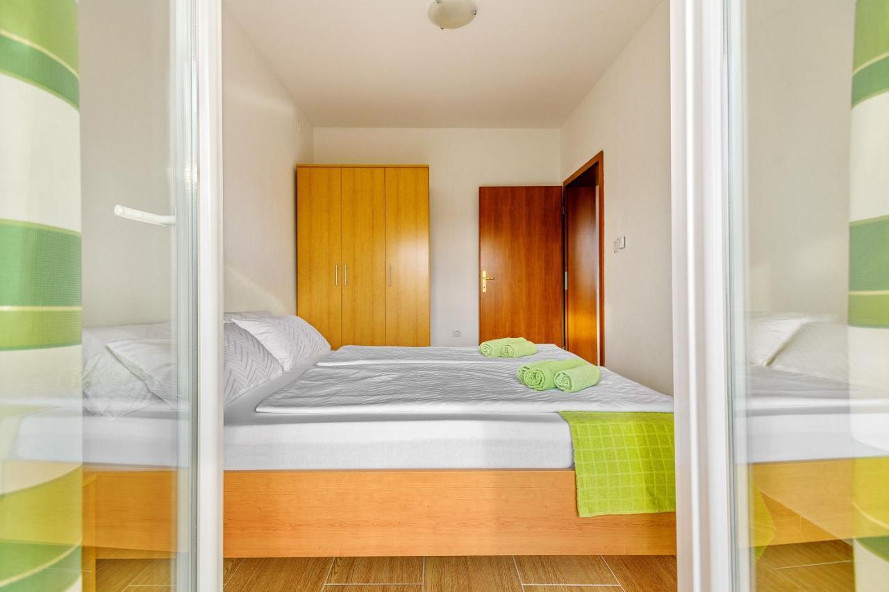 Comfort Apartments In Peaceful Area Zadar - With Garden Exterior photo