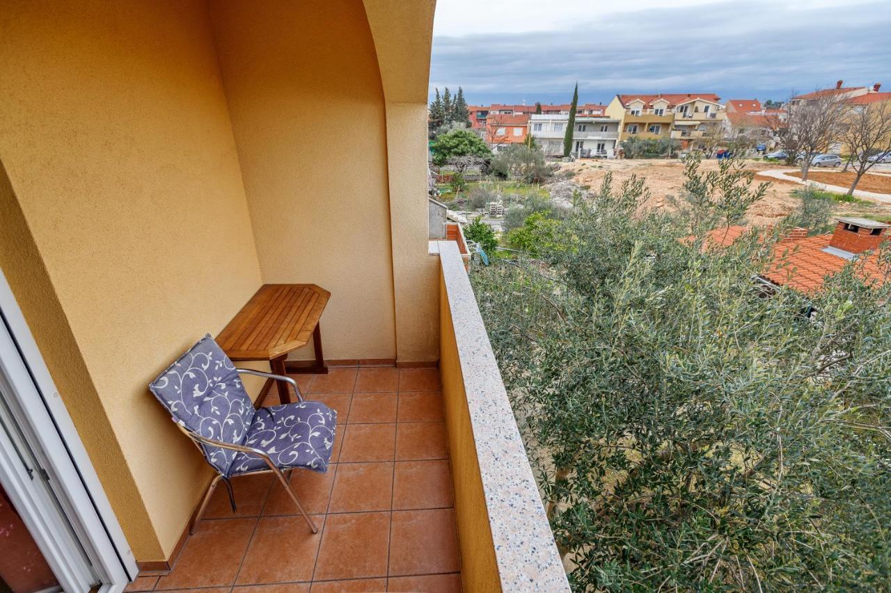 Comfort Apartments In Peaceful Area Zadar - With Garden Exterior photo