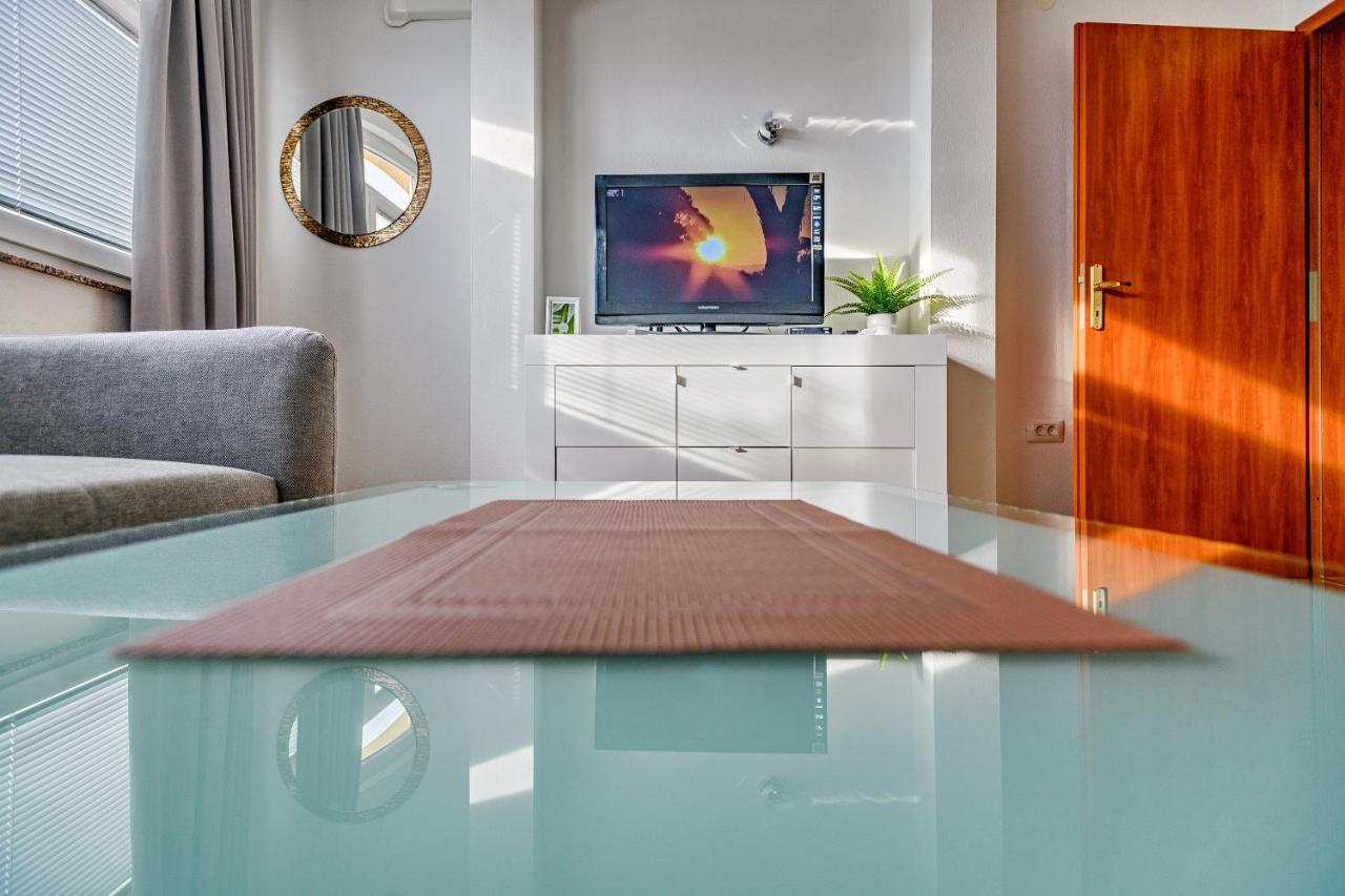 Comfort Apartments In Peaceful Area Zadar - With Garden Exterior photo